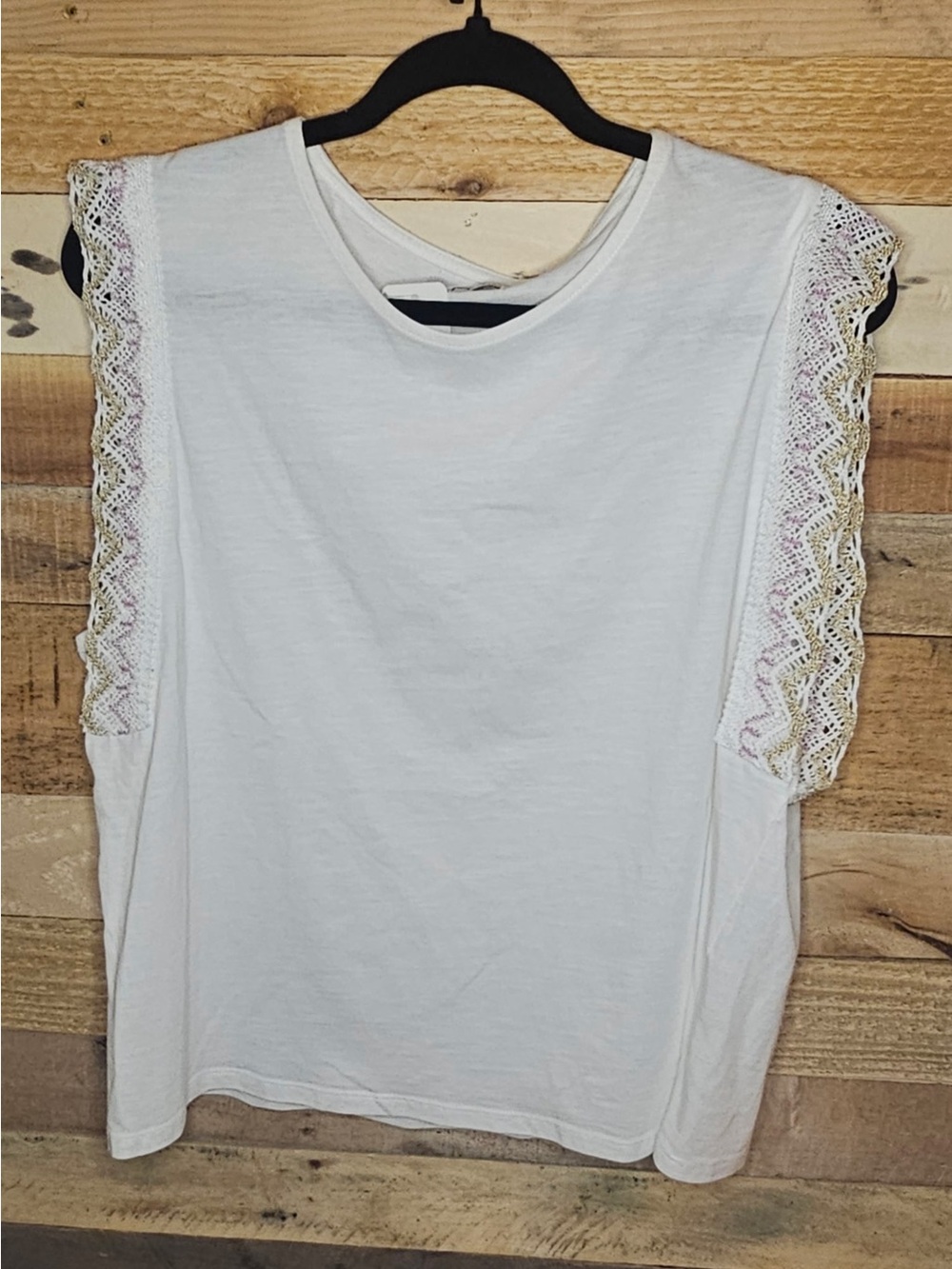 MLN White Lace-Trim Sleeveless Top